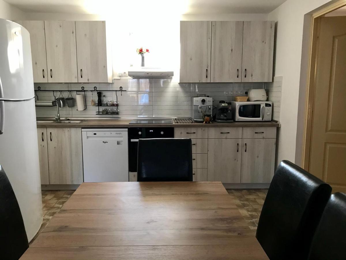 Viharsarki Apartman Gyula Exterior photo