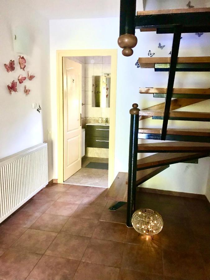 Viharsarki Apartman Gyula Exterior photo