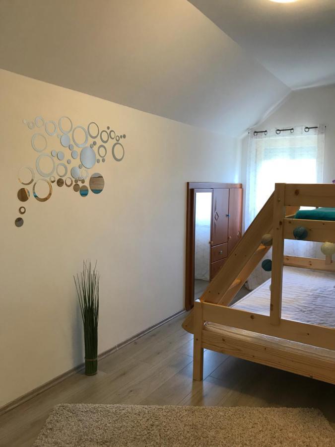 Viharsarki Apartman Gyula Exterior photo