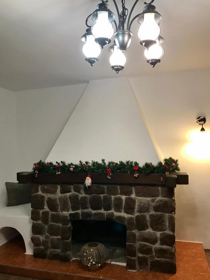 Viharsarki Apartman Gyula Exterior photo